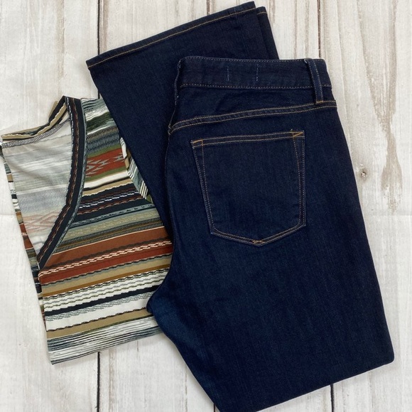 Gap Women’s Curvy Dark Rinse Jeans, 31S - Picture 7 of 8